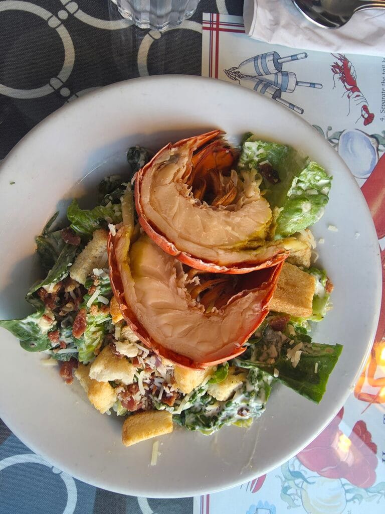 restaurant-piste-cabot Le plat de lobster de de restaurant au début de la Cabot rail, piste cabot, route 30.