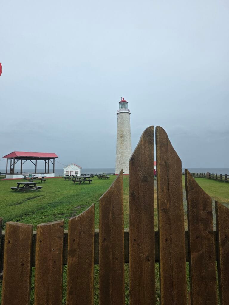 Un des phares que l'on retrouve autour de la ville de Gaspé.